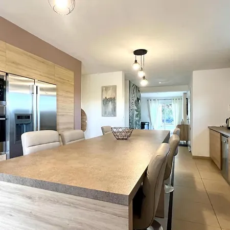 Villa 6 Personnes Avec Piscine A