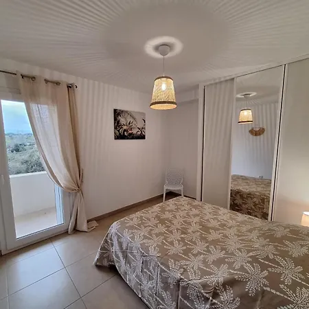Vila 6 Personnes Avec Piscine A *
