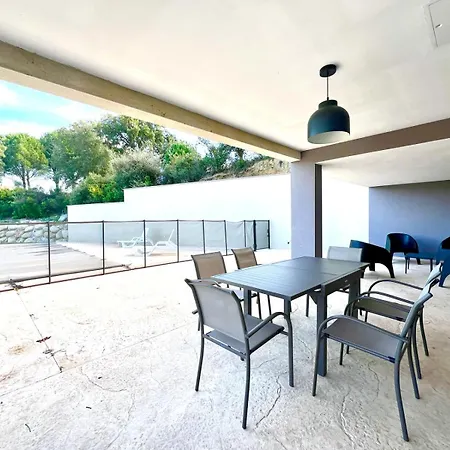 Vila 6 Personnes Avec Piscine A