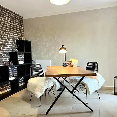 Vila 6 Personnes Avec Piscine A *